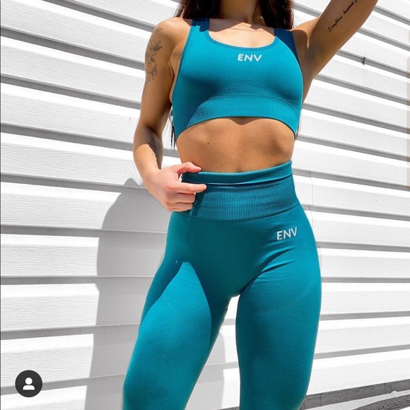 TEAL WORKOUT SET - Picture 1 of 4